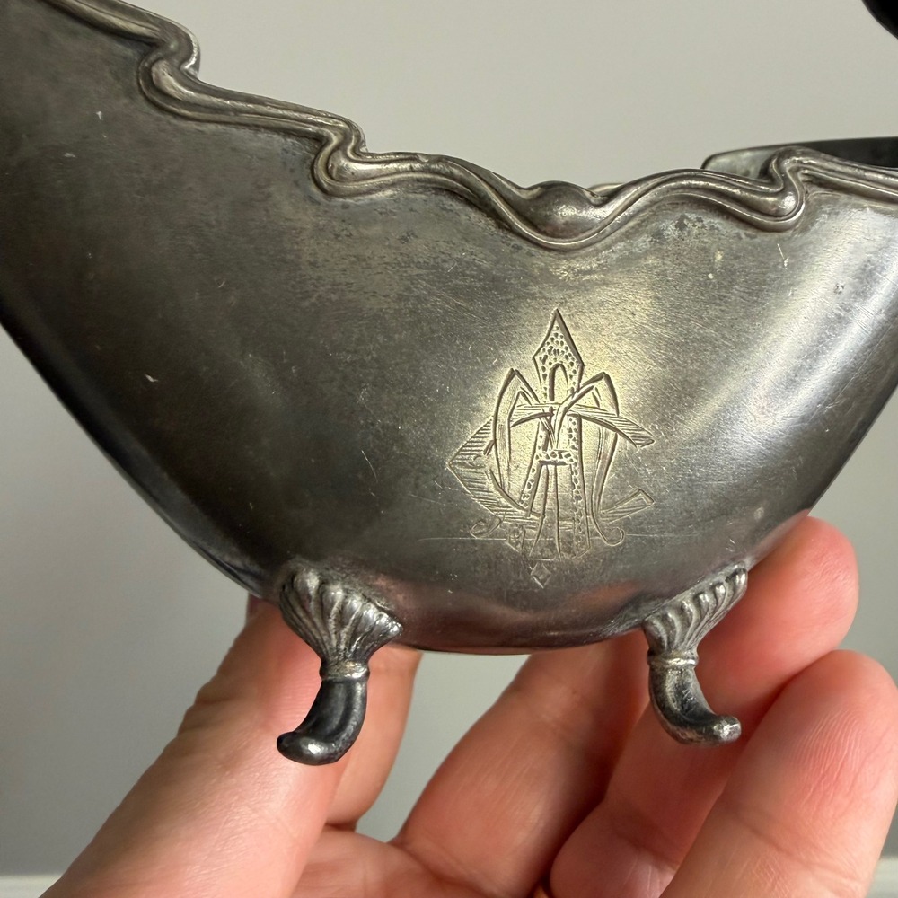 Antique Knickerbocker? Silver Co Footed Gravy Boat Silverplate Patina - Picture 2 of 5